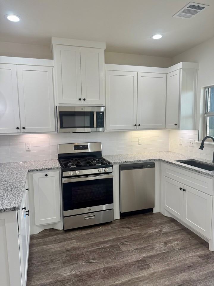 19101 Mid Country Blvd #B - Photo 5 of 12