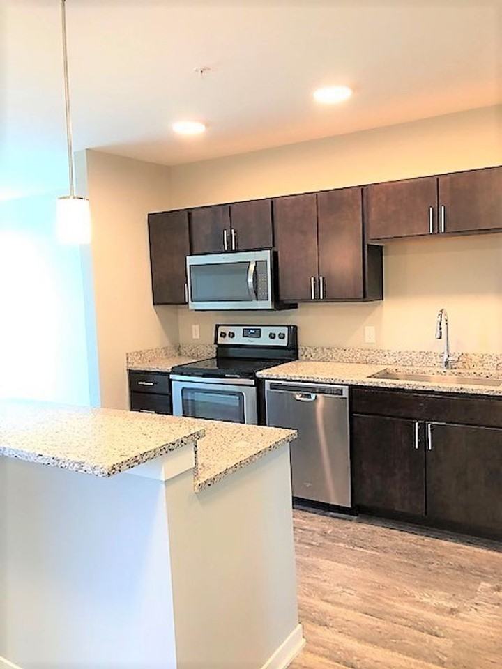 High Pointe Apartments - Photo 6 of 15