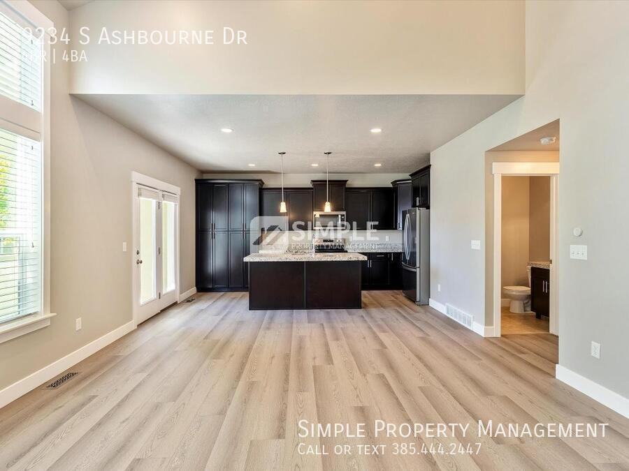 9234 S Ashbourne Dr - Photo 7 of 40