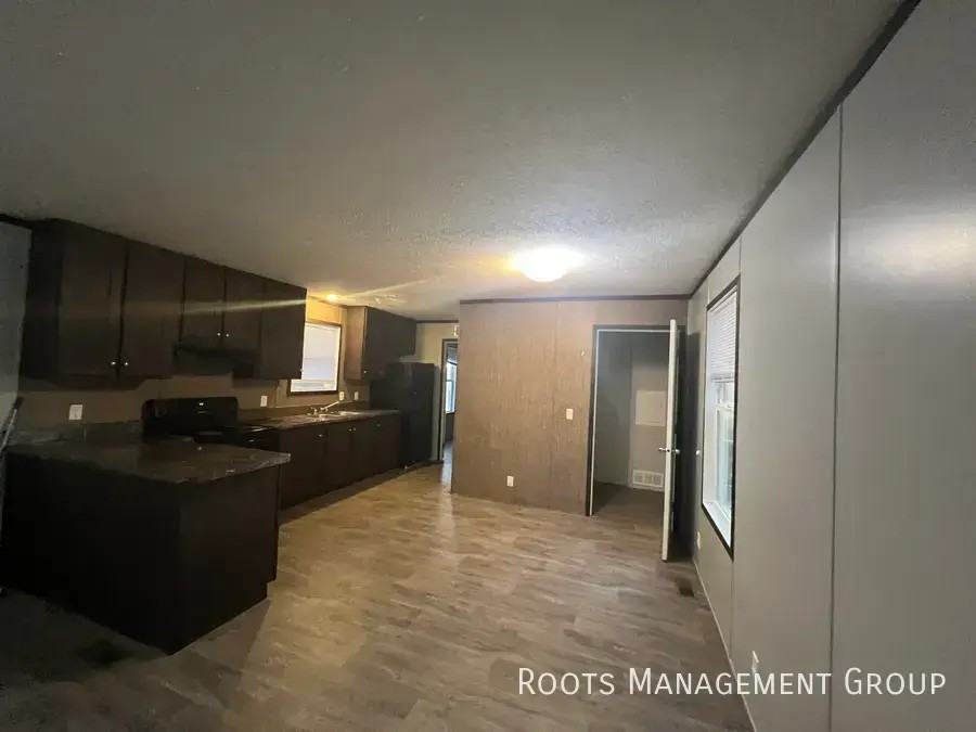 13 York Mobile Plz #13 - Photo 3 of 15