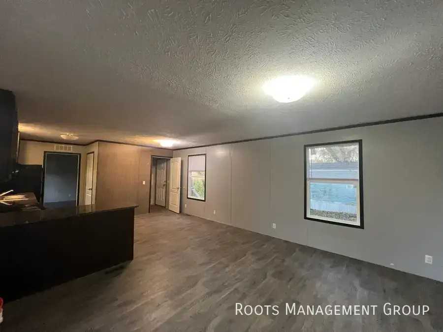 13 York Mobile Plz #13 - Photo 5 of 15