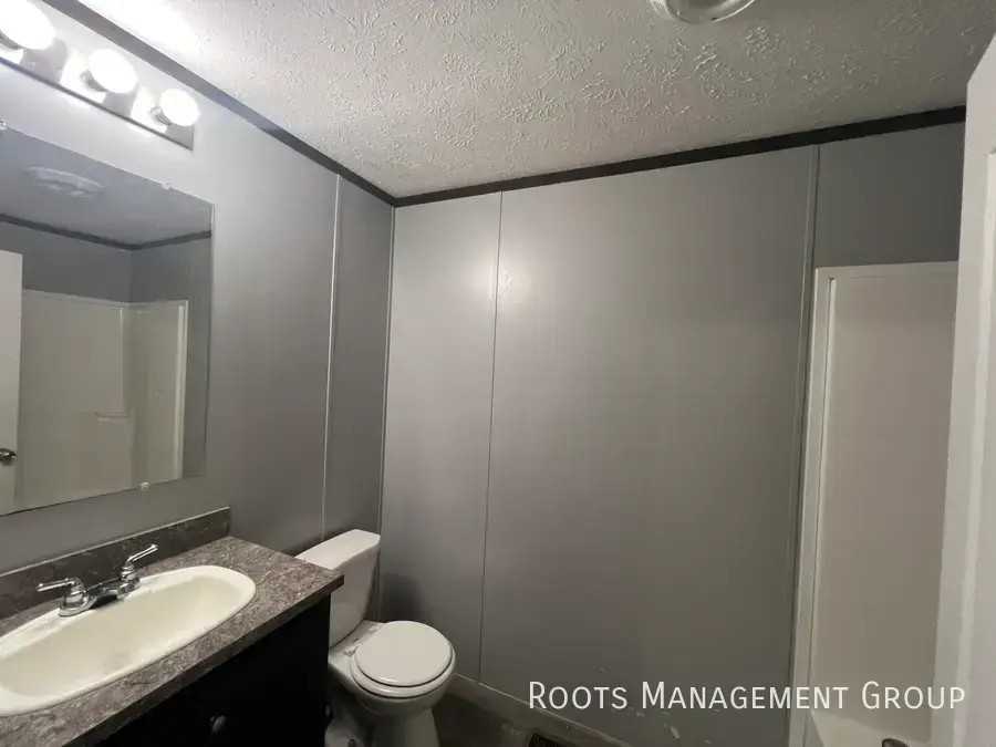 13 York Mobile Plz #13 - Photo 6 of 15