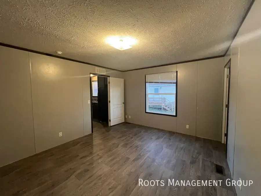 13 York Mobile Plz #13 - Photo 7 of 15