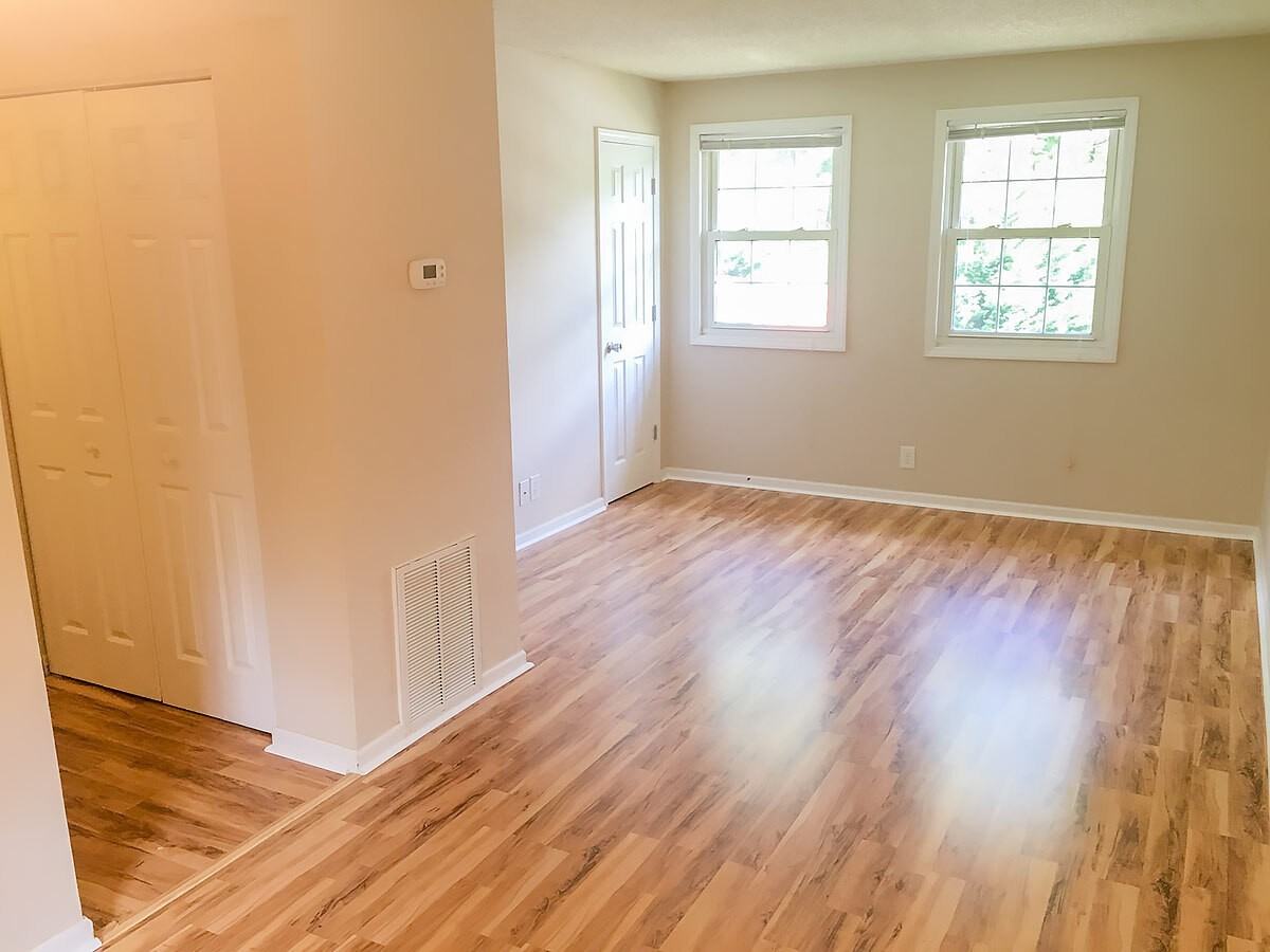 33 Canteberi Court #1 - Photo 3 of 13