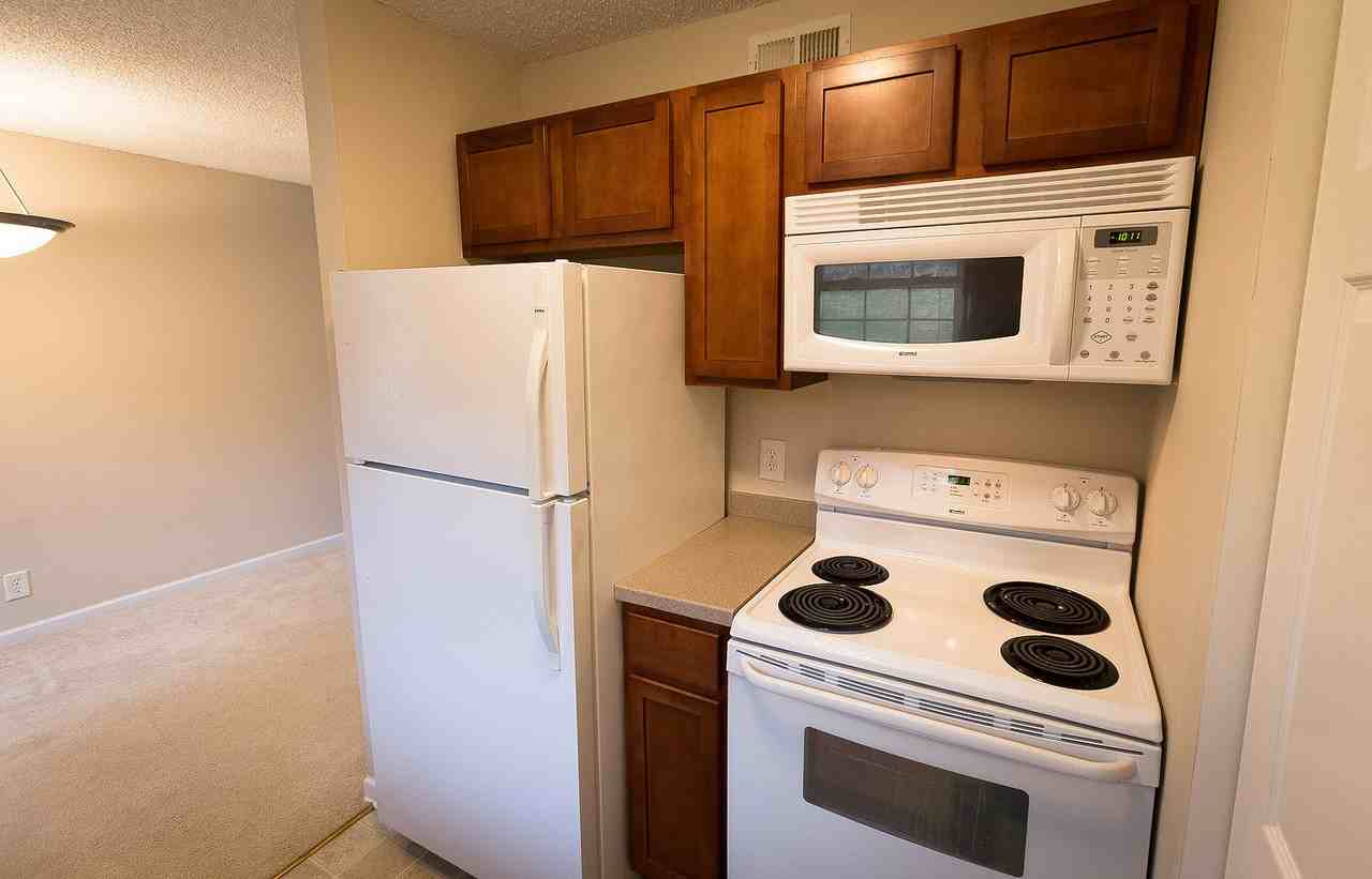 33 Canteberi Ct #1 - Photo 3 of 13