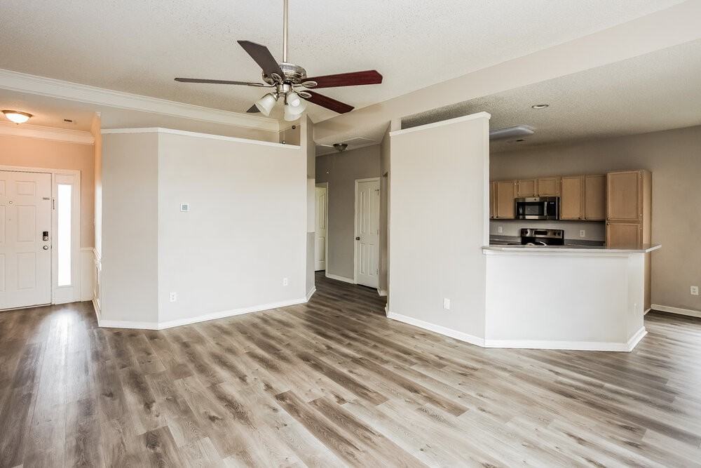 11878 Meadhaven Dr - Photo 5 of 16