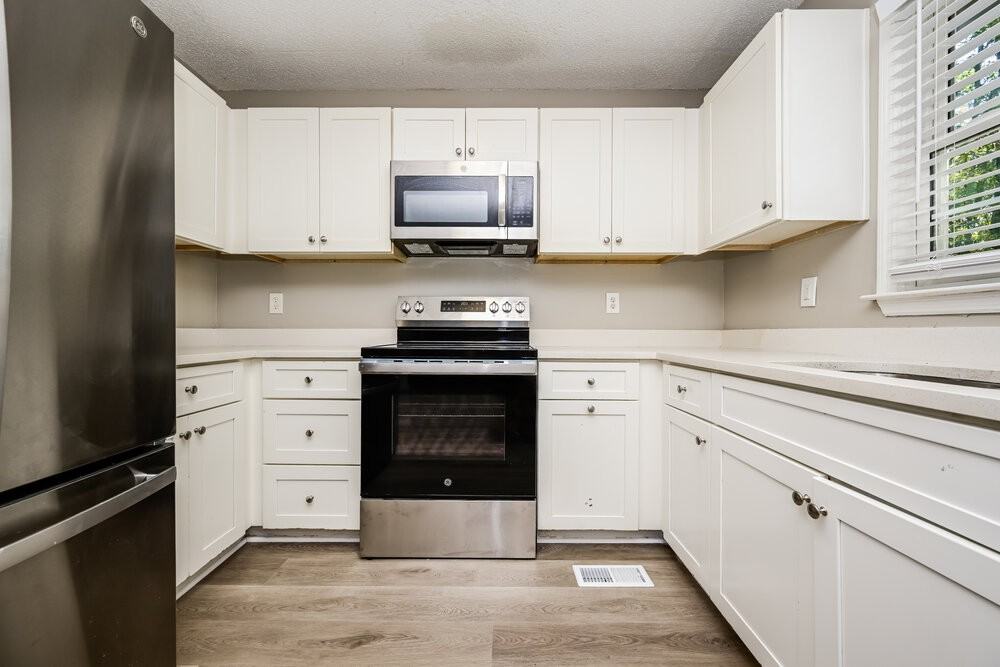 3091 Ashbury Ln - Photo 7 of 18