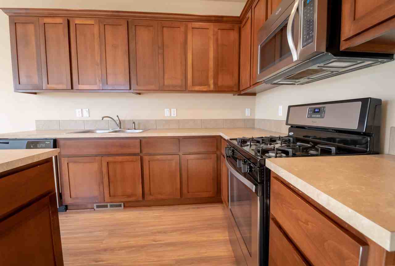 212 Southeast Maple Street - Photo 3 of 24