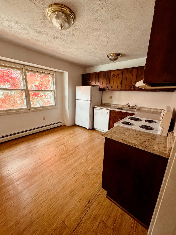 23 Crown St #4 - Photo 2 of 8