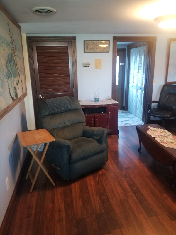 7045 Leadvale Rd - Photo 3 of 17