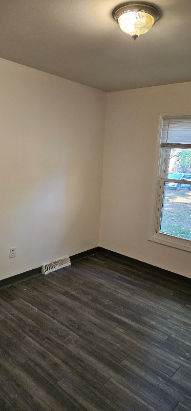 5843 Ridgebrook Ave Se - Photo 2 of 6