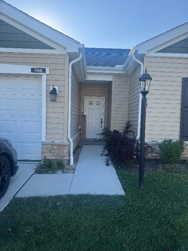 566 Rochdale Run - Photo 2 of 15