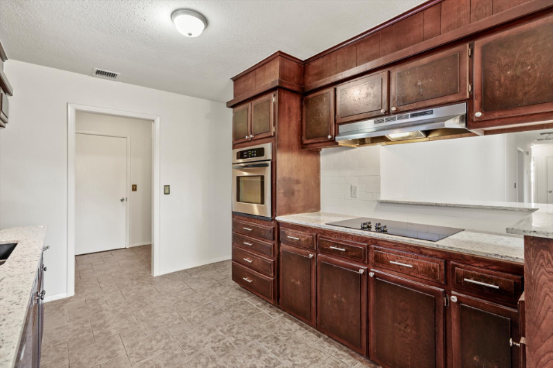 10918 E 29th St - Photo 3 of 18