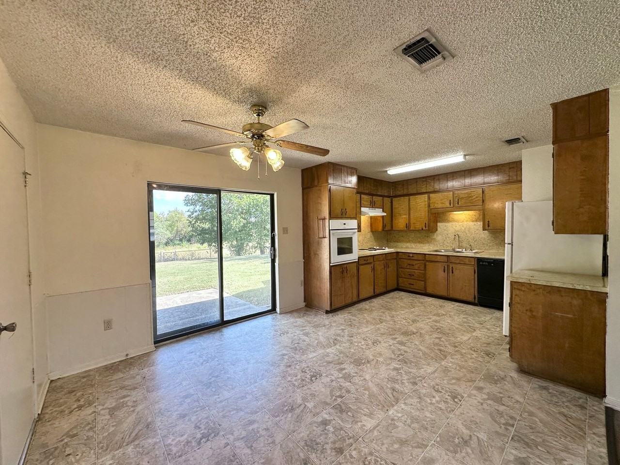 2905 Persimmon Drive - Photo 7 of 30