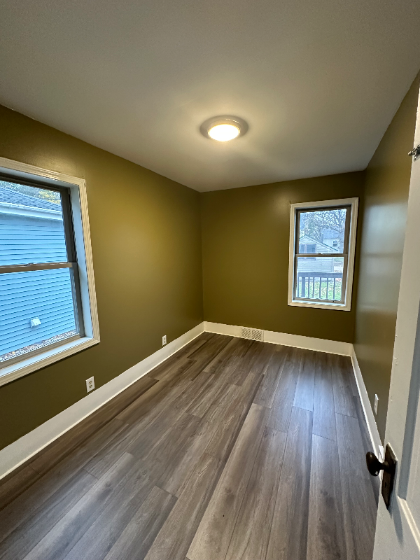 109 Kendall Ave S - Photo 5 of 12