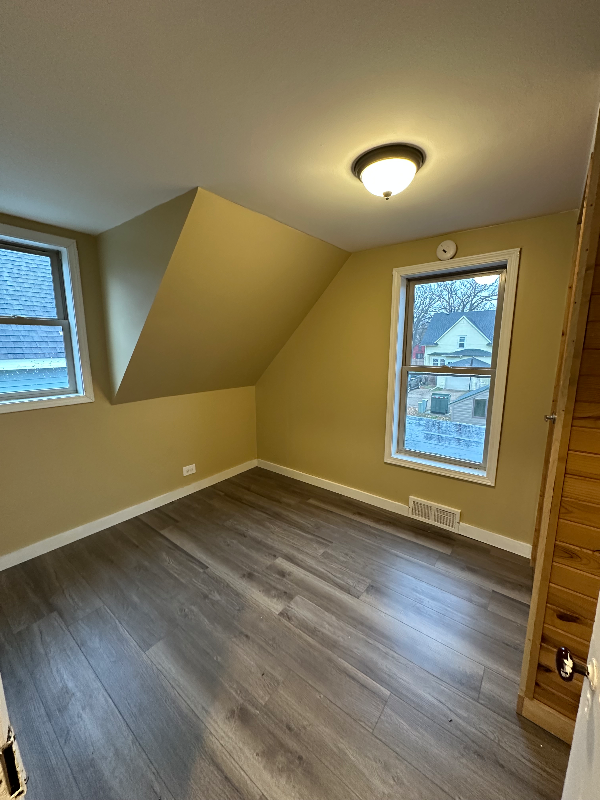 109 Kendall Ave S - Photo 6 of 12