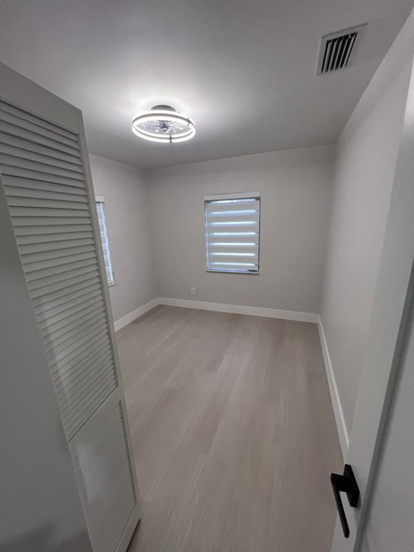 160 E 34th St #1 - Photo 5 of 11