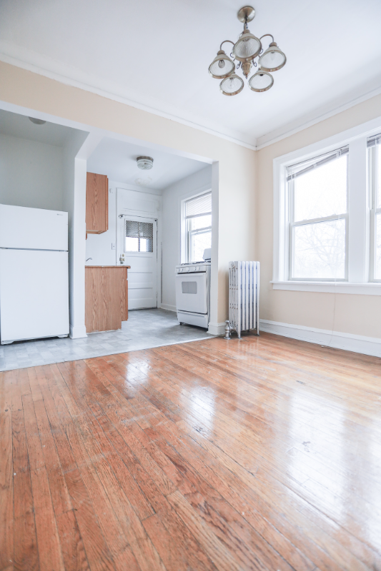 3948 W Dakin St #3 - Photo 4 of 8