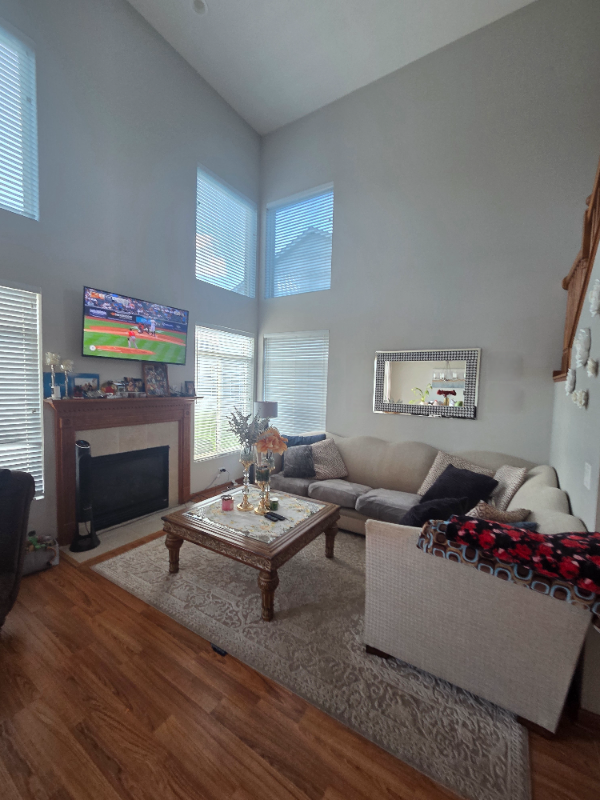 1609 Grove Ct - Photo 3 of 17