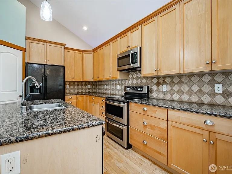 4824 Willow Drive - Photo 6 of 20