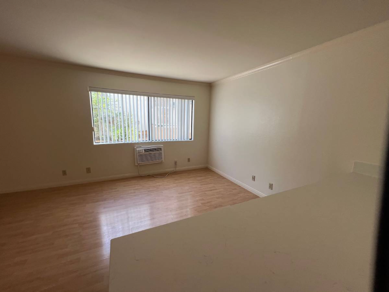 625 E Cypress Ave #C - Photo 2 of 5