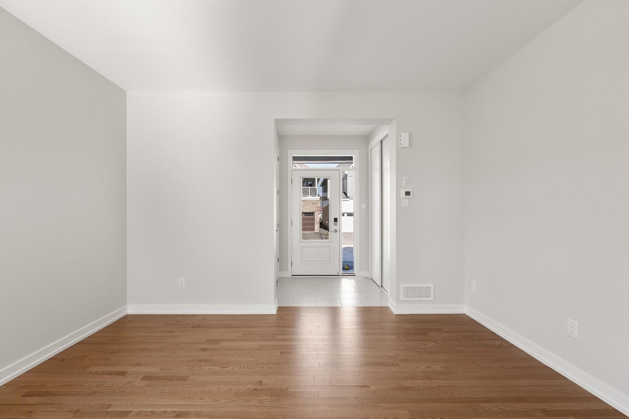 940 Seagrave Lane - Photo 3 of 31