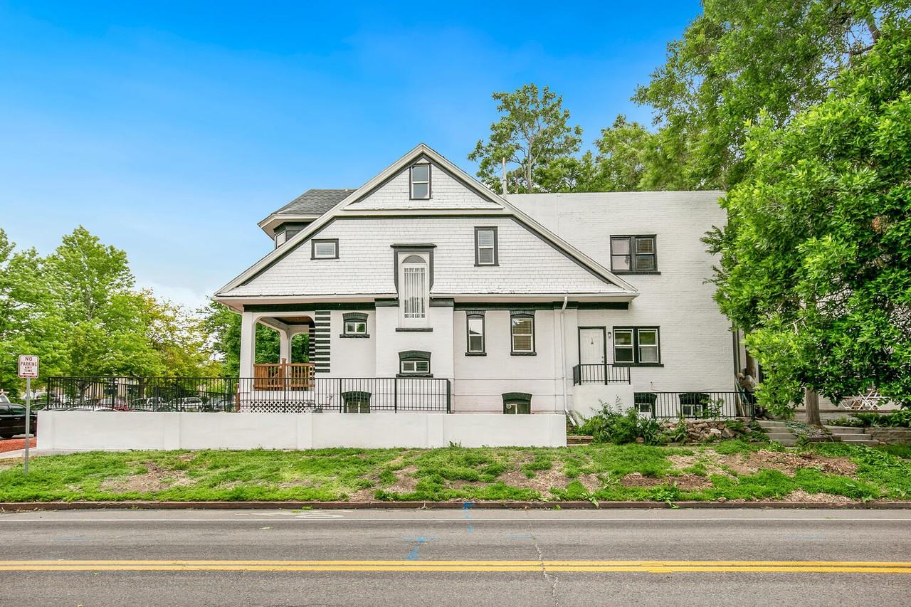 1579 Franklin St - Photo 3 of 3