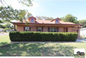 featured image of 802 S 15th St