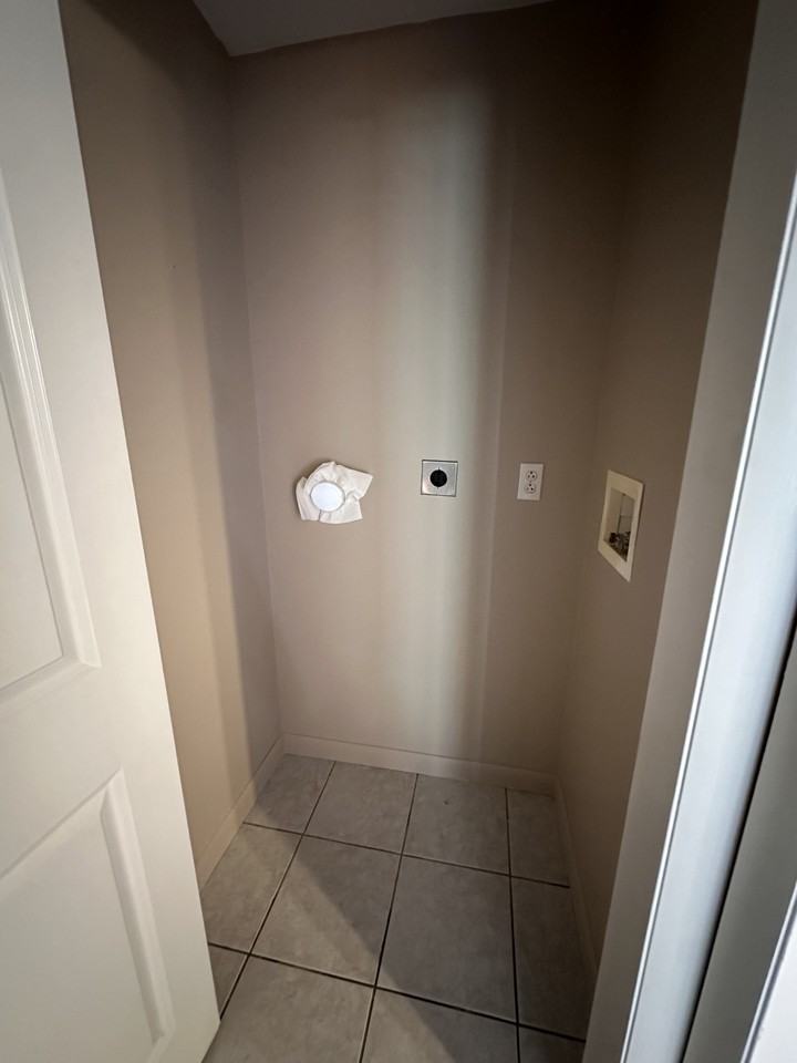 3 Parkwoods Dr #3 - Photo 4 of 12