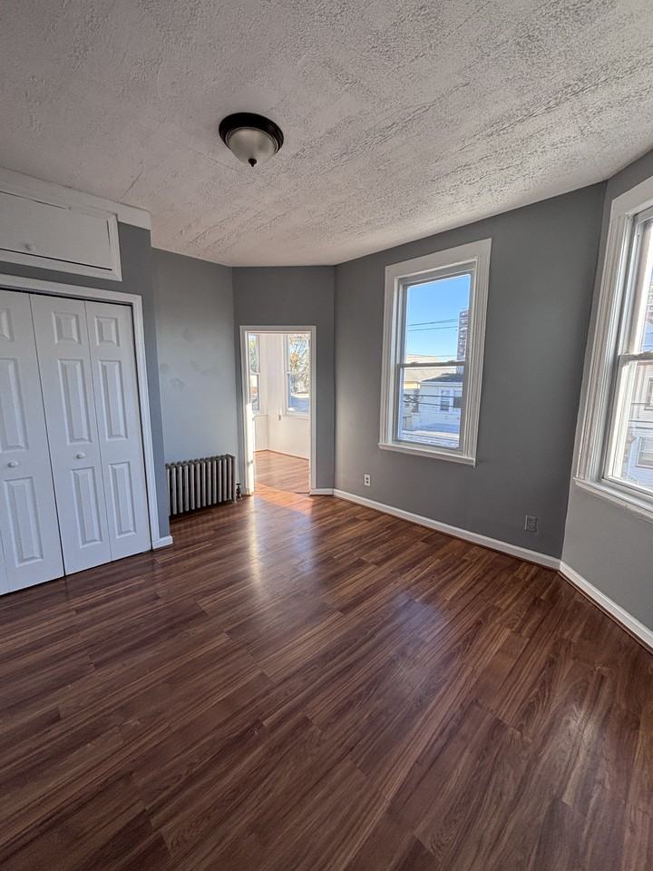 Pacific St N #2 - Photo 6 of 11