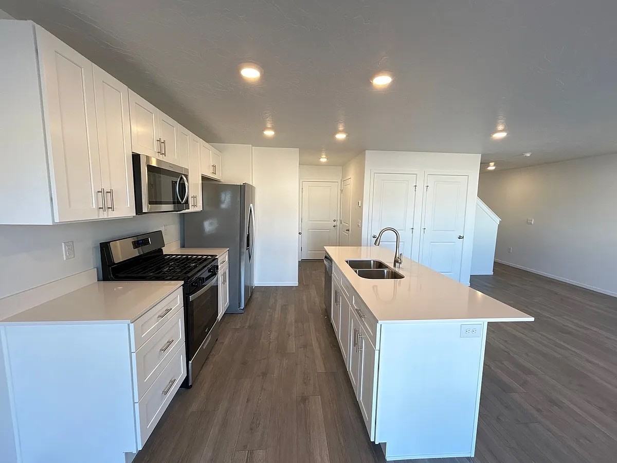 2974 W Graham Loop #1079 - Photo 4 of 19