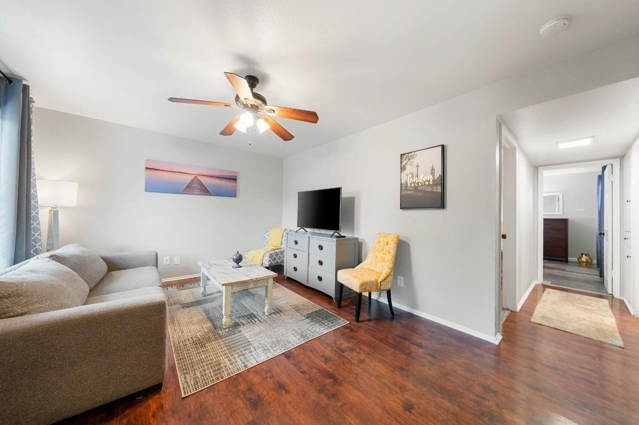 5904 40th St #5906 - Photo 4 of 19