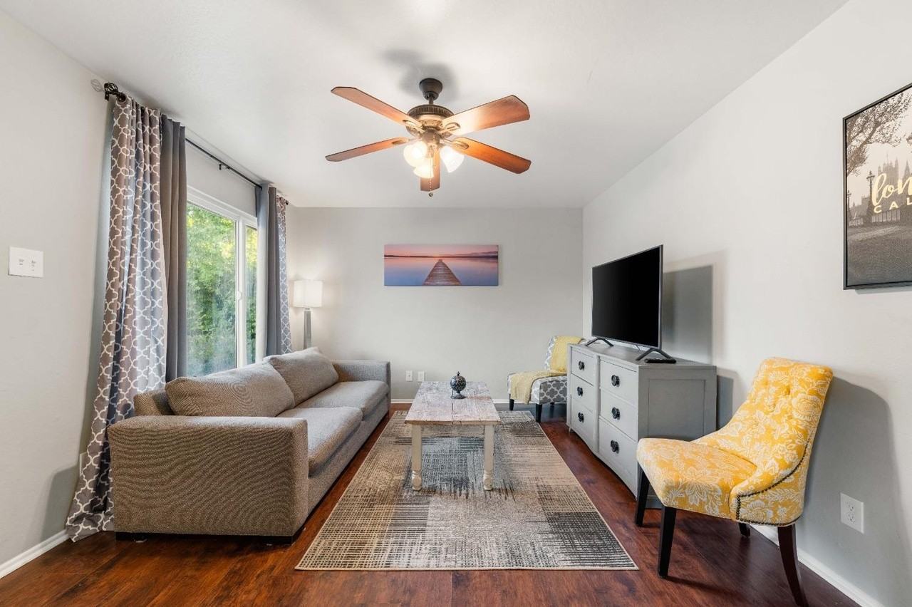 5904 40th St #5906 - Photo 2 of 19