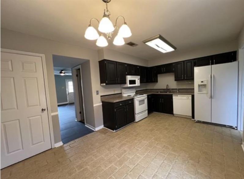 110 Westchase Dr #0 - Photo 2 of 10