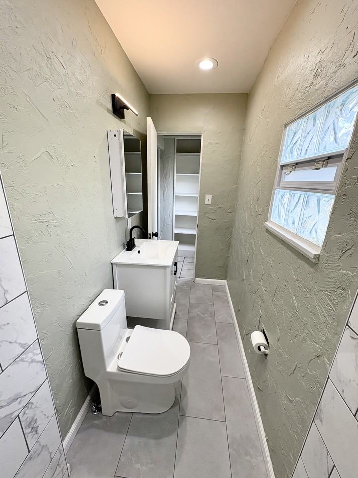 922 Evergreen Ave #1 - Photo 7 of 13