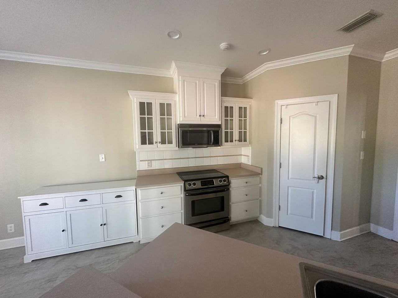 3657 Victoria Drive - Photo 7 of 36