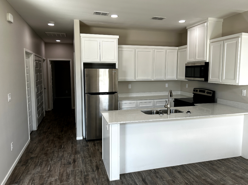 420 E Acacia St #1 - Photo 3 of 6