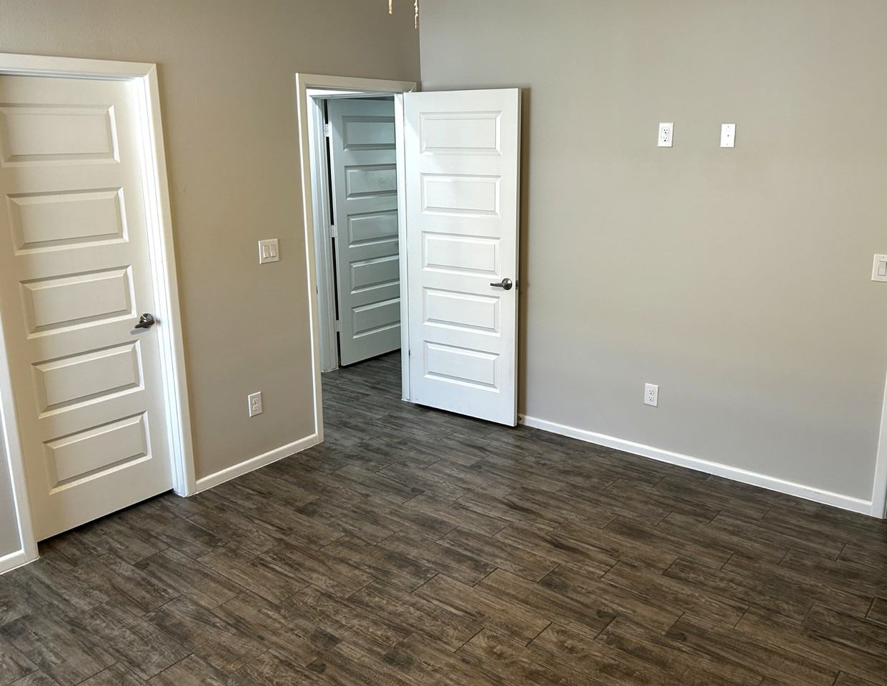 420 E Acacia St #1 - Photo 5 of 6