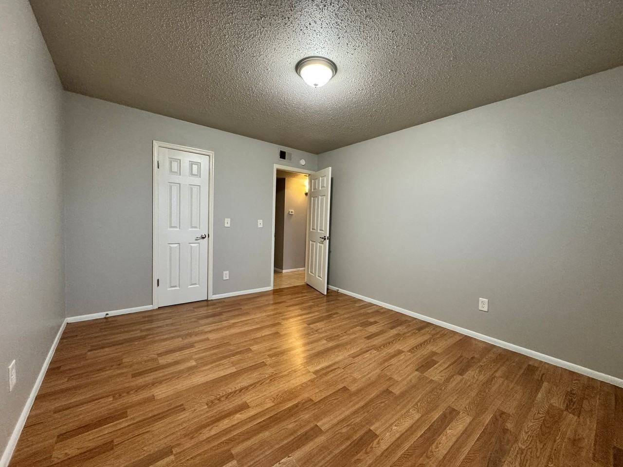 Melrose Oaks LLC - Photo 2 of 30