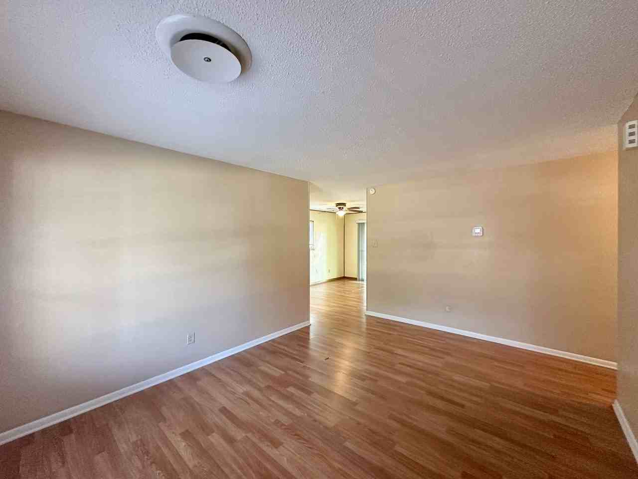 716 W Avenue E - Photo 2 of 35