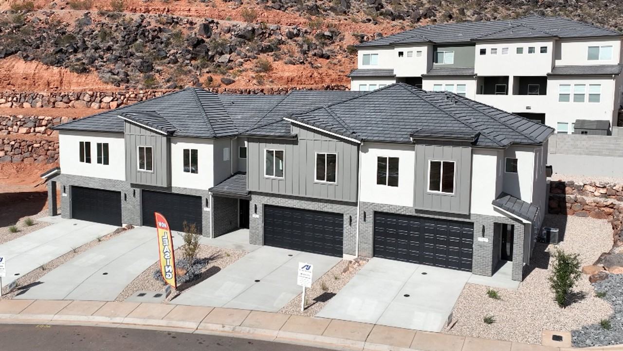 1553 E Mead Ln - Photo 3 of 43