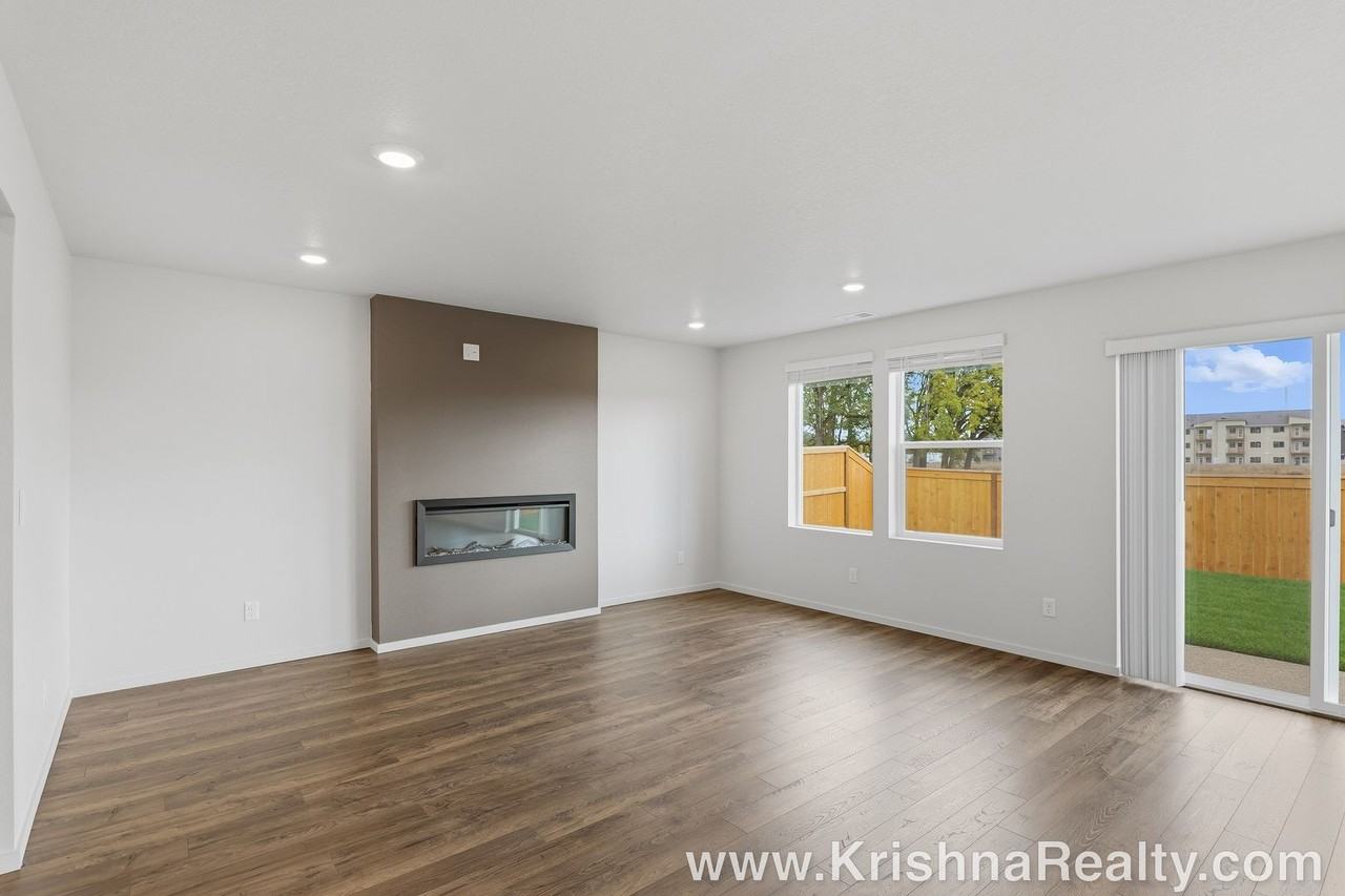 4984 Columbus Ave Ne - Photo 4 of 22
