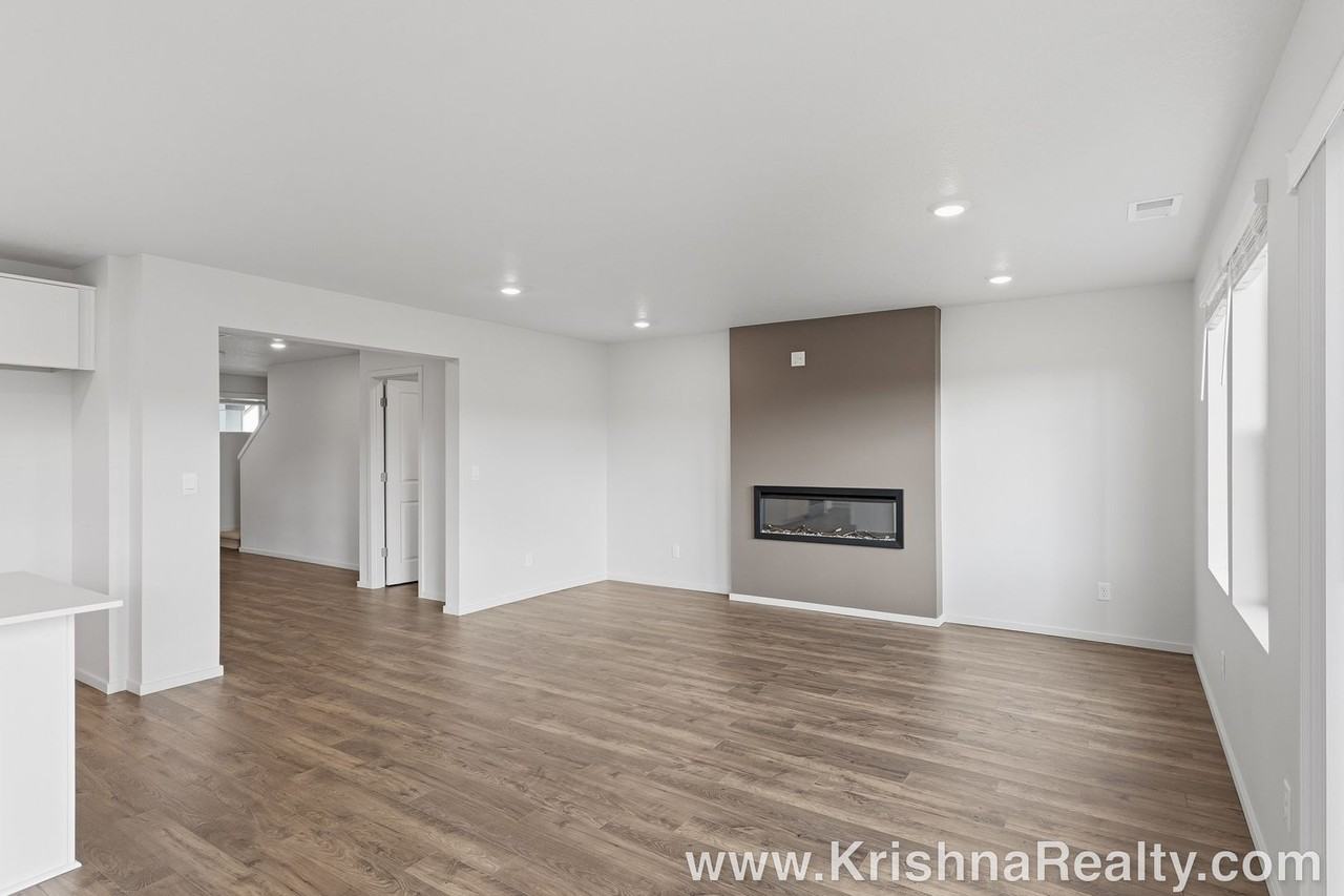 4984 Columbus Ave Ne - Photo 3 of 22
