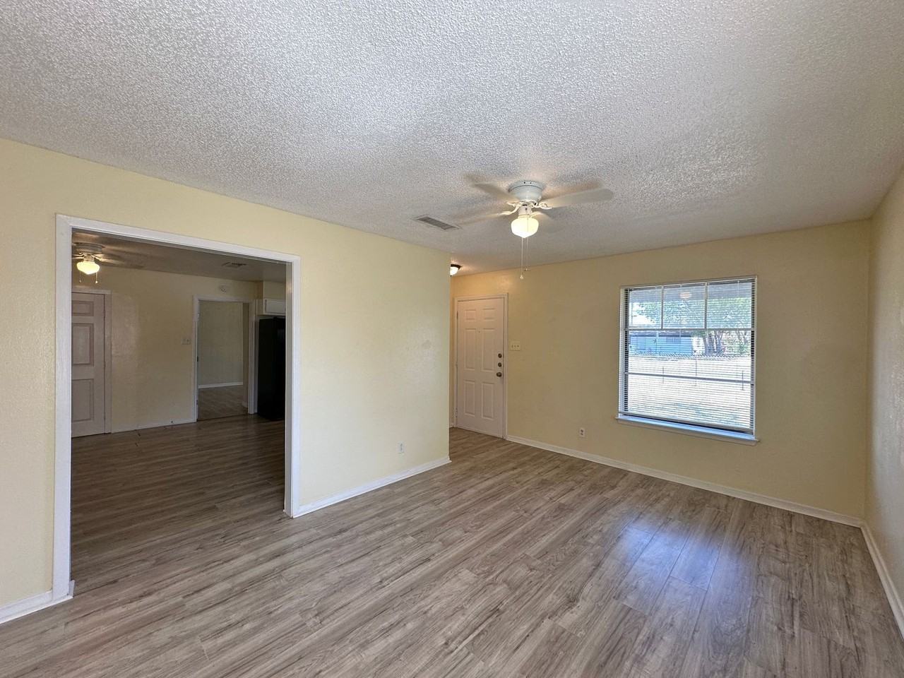 1505 S W S Young Dr - Photo 5 of 31