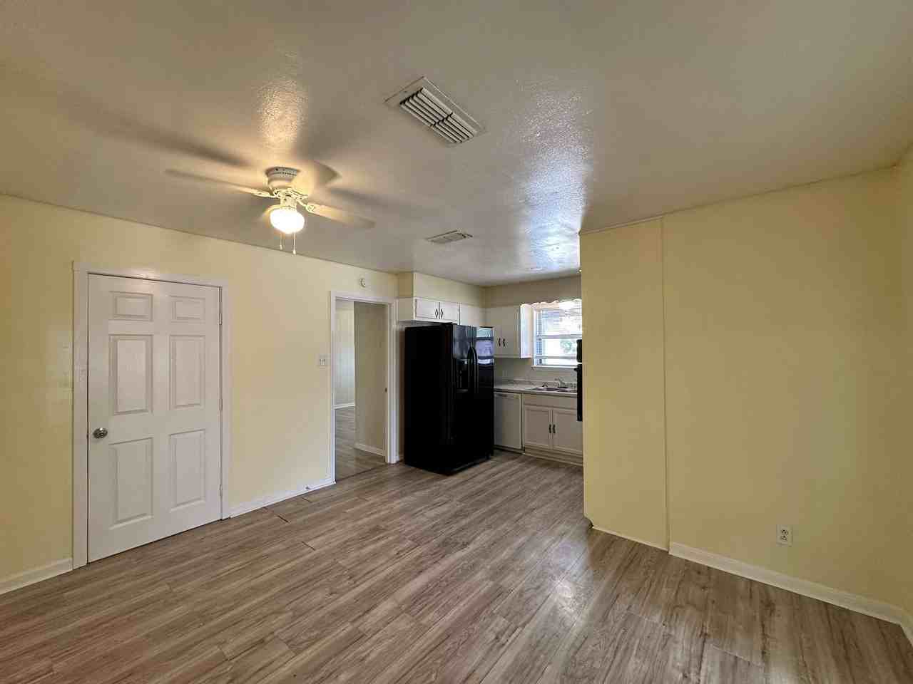 1505 S W S Young Dr - Photo 7 of 31