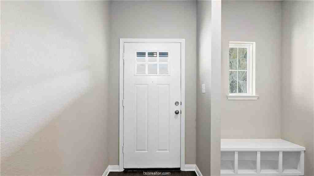 3007 Stevens Dr - Photo 4 of 23