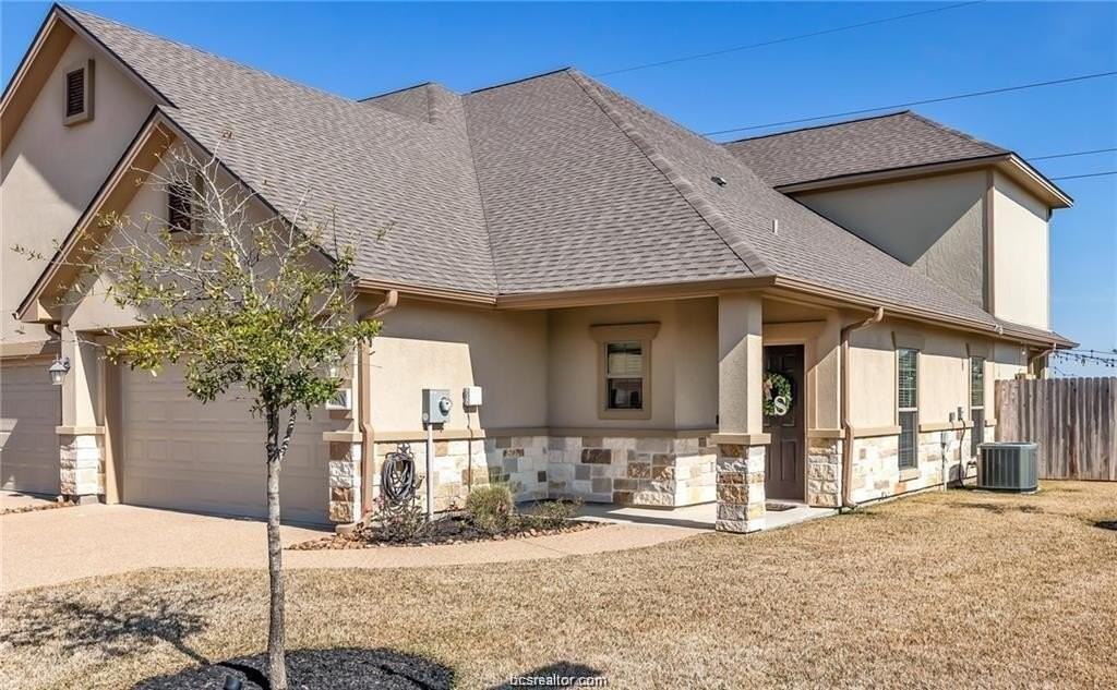 1800 Lonetree Dr - Photo 2 of 23