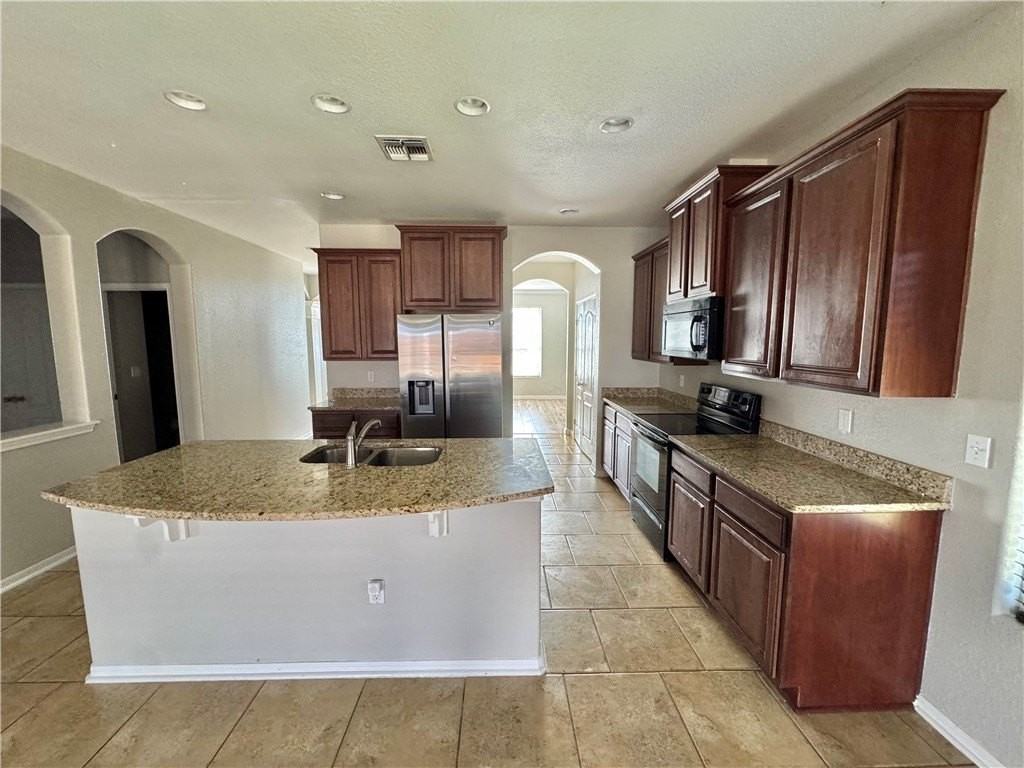 322 Pacific Dr - Photo 7 of 22