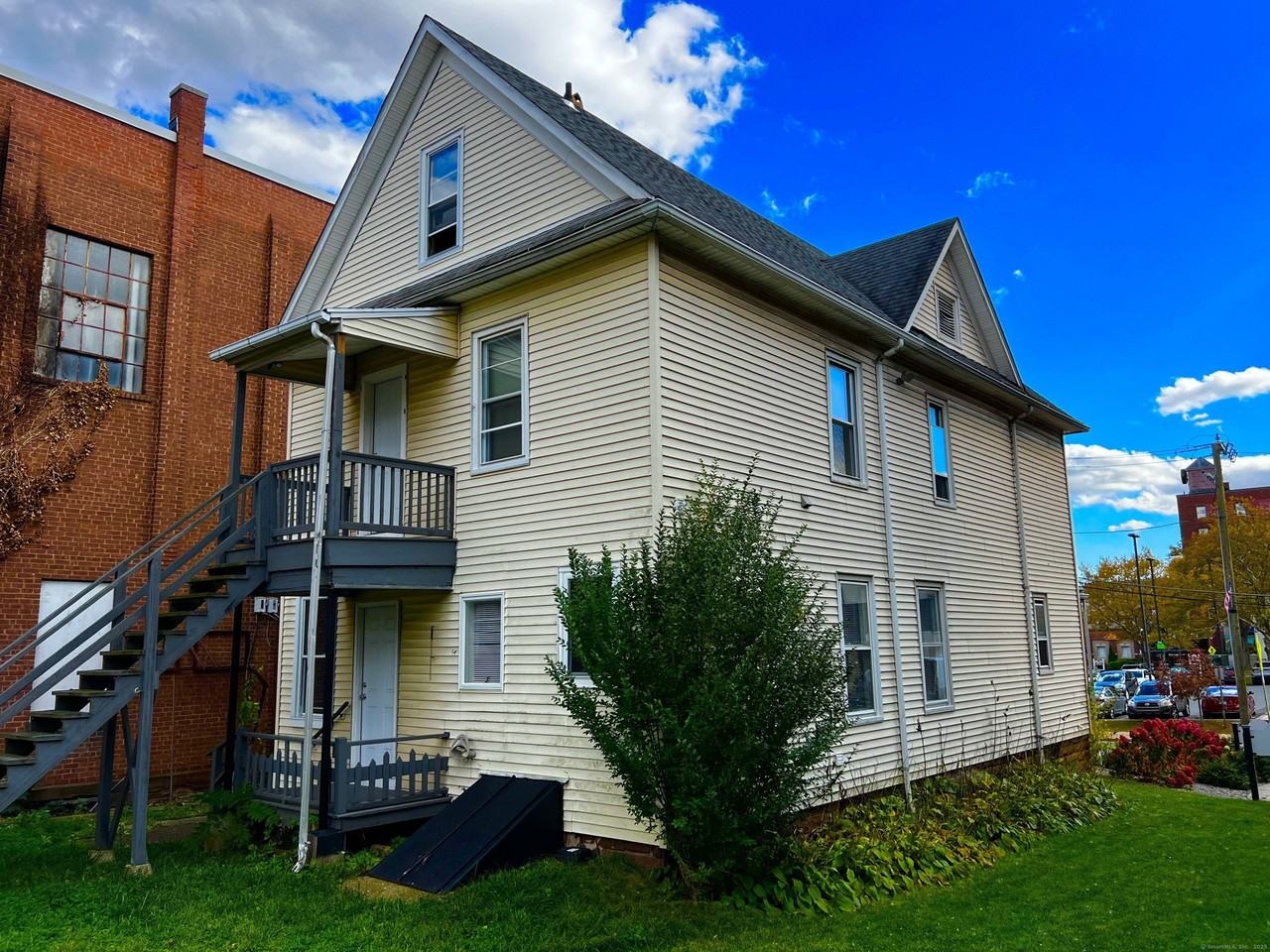 58 Washington St #1 - Photo 2 of 14