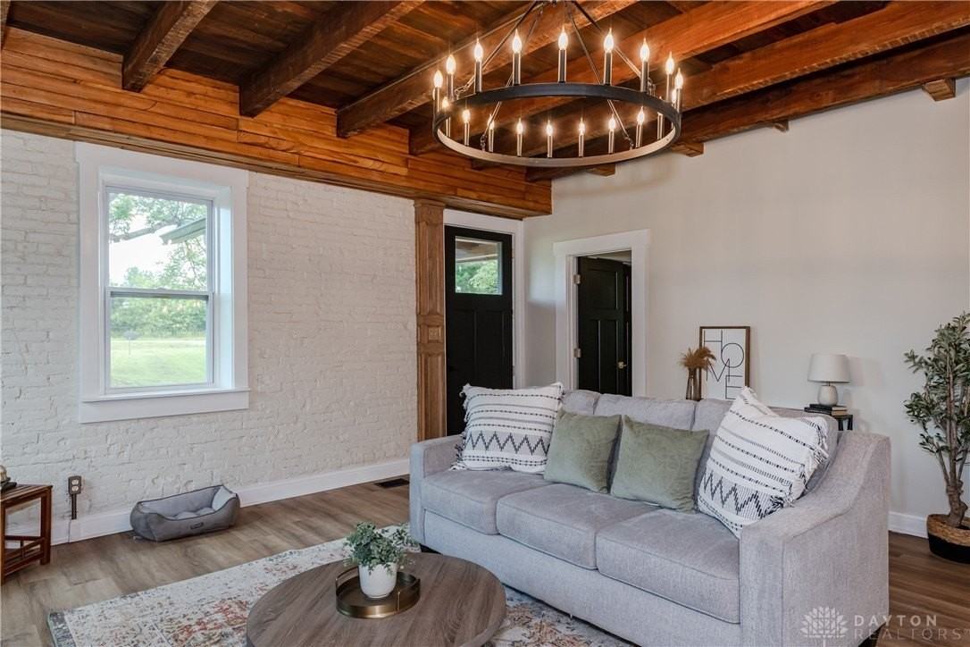 6543 Brookville Salem Rd - Photo 6 of 50